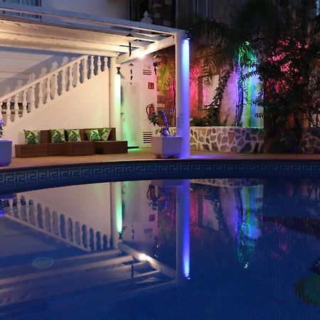 קלפה Hotel Casa Dia Y Noche מראה חיצוני תמונה