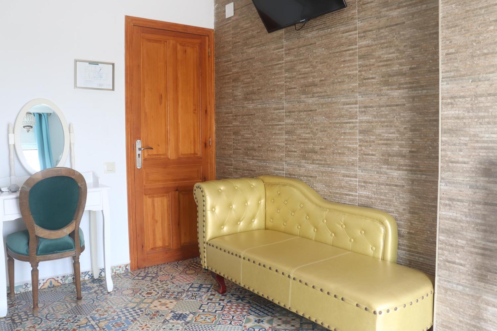 קלפה Hotel Casa Dia Y Noche מראה חיצוני תמונה