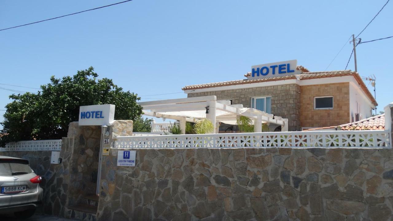 קלפה Hotel Casa Dia Y Noche מראה חיצוני תמונה